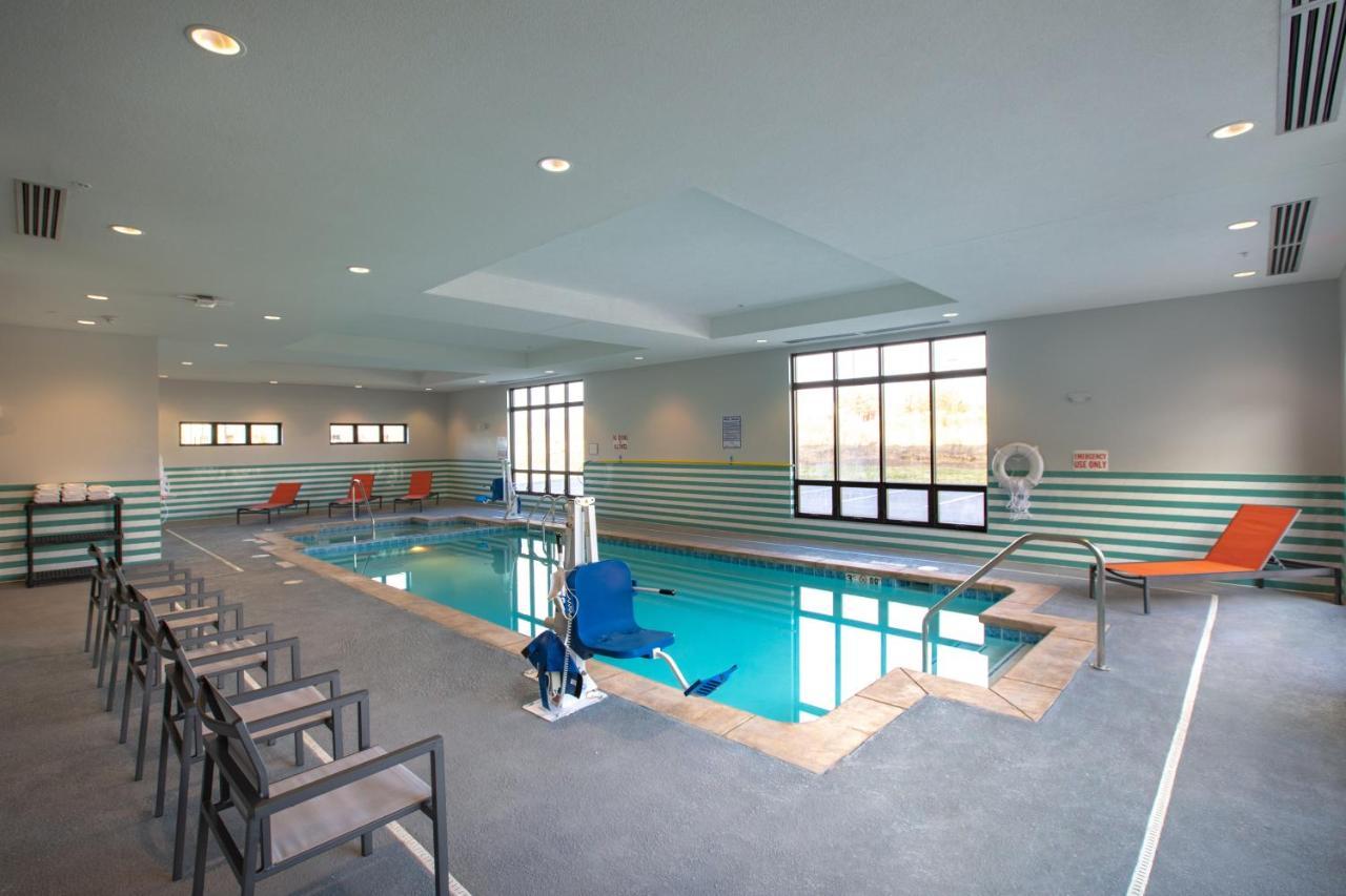 Holiday Inn - Kansas City - Northeast By Ihg Exterior photo